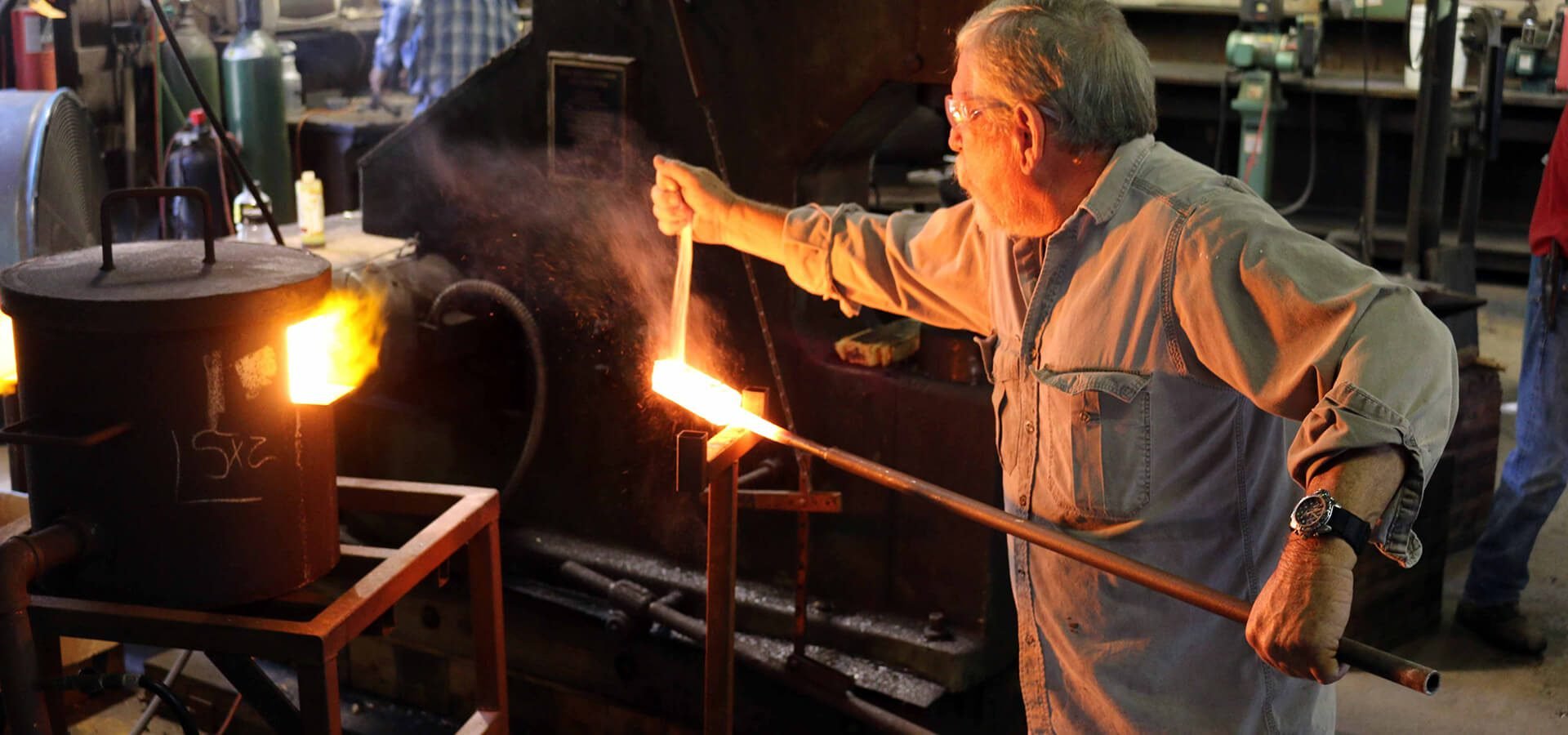 How to contact the Bill Moran School of Bladesmithing Learn Bladesmithing