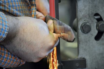 Grinding a blade